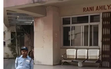 बीटेक छात्रा ने गर्ल्स हॉस्टल में किया सुसाइड, वार्डन पर प्रताड़ना का आरोप