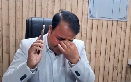 अयोध्या: मुख्यमंत्री योगी के सम्मान में डिप्टी कमिश्नर प्रशांत कुमार सिंह का इस्तीफा