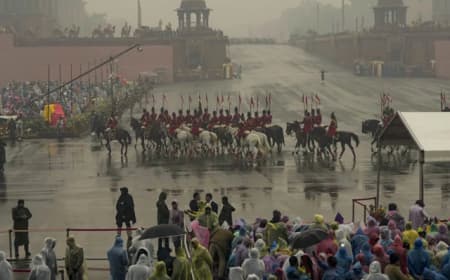 बीटिंग द रिट्रीट 2026: विजय चौक पर गूंजी 'सारे जहां से अच्छा' की धुन