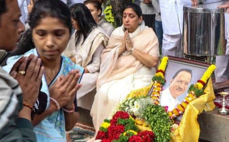 महाराष्ट्र: अजित पवार का निधन...अब पत्नी सुनेत्रा बनेंगी डिप्टी सीएम बनेंगी