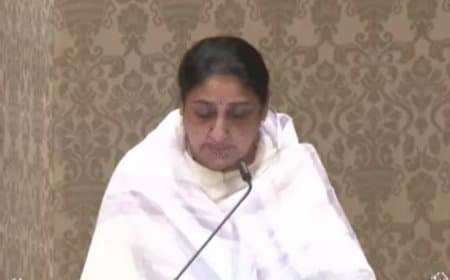 महाराष्ट्र को मिली पहली महिला डिप्टी सीएम: सुनेत्रा पवार ने ली शपथ, अजित पवार की संभालेंगी विरासत