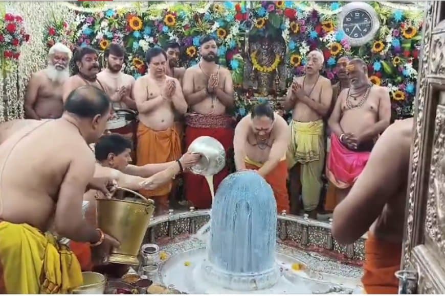 नए साल का उत्साह-मंदिरों में उमड़ा आस्था का सैलाब