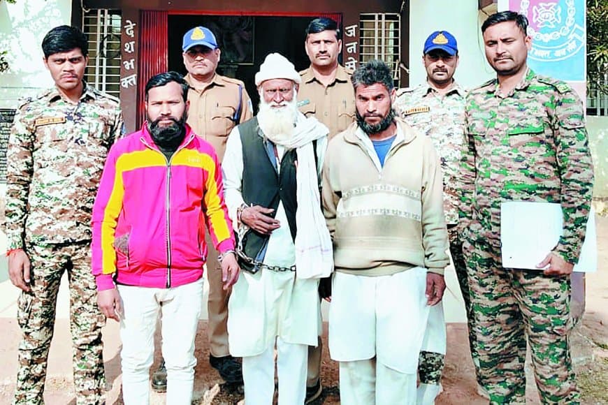 मुंबई से आया 9 लाख का फंड, झखौरा में धर्मांतरण और मस्जिद निर्माण का नेटवर्क बेनकाब, 3 गिरफ्तार