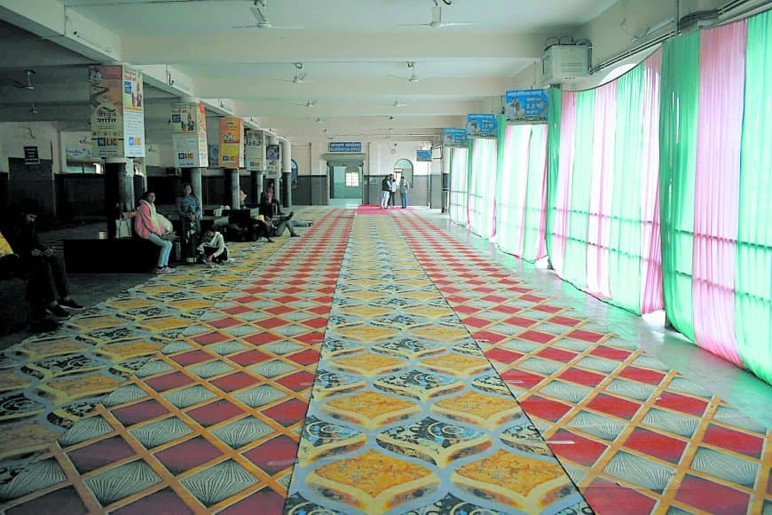 माघ मेला आज से, प्लेटफॉर्म पर भीड़ तो आप यहीं ठहरिए: प्रयागराज जाने वाले श्रद्धालुओं के लिए सतना–मैहर स्टेशन पर बने विशेष होल्डिंग एरिया