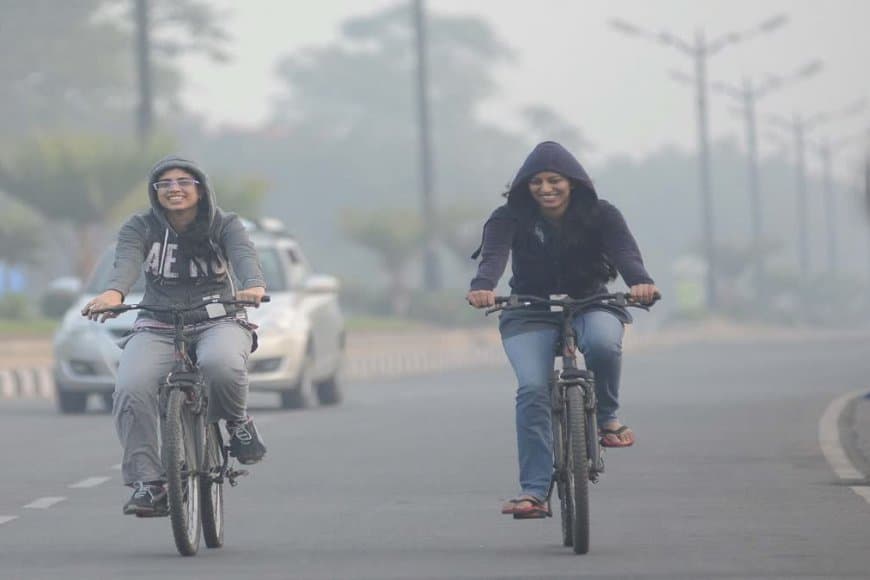 मध्यप्रदेश में ठंड का अटैक... भोपाल, इंदौर-ग्वालियर में घना कोहरा 
