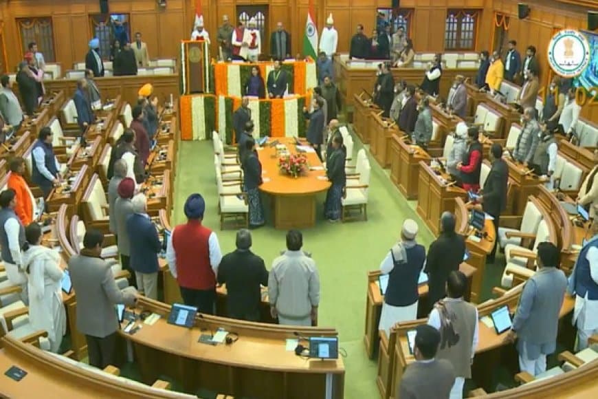 दिल्ली विधानसभा शीत सत्र... आप के चार विधायक तीन दिन के लिए सस्पेंड