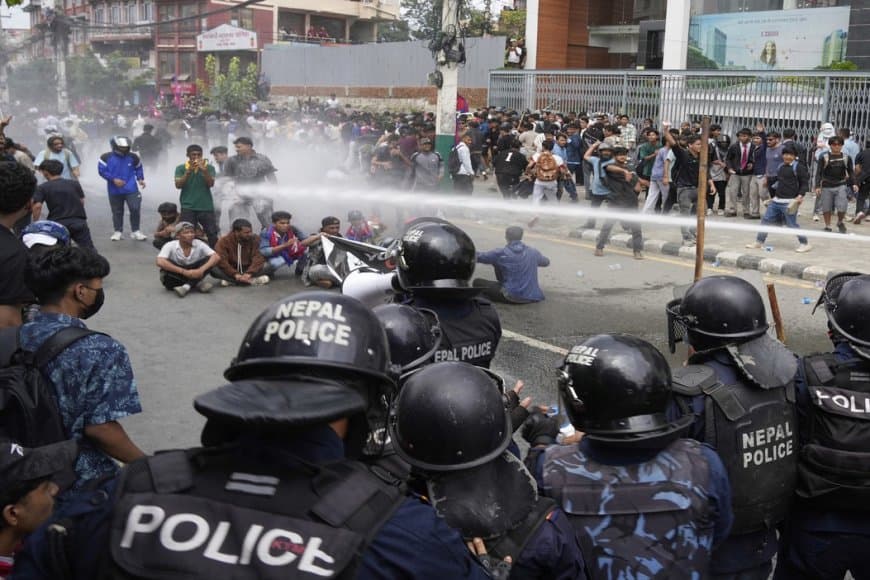 नेपाल... एक बार फिर भड़की हिंसा, हाई अलर्ट के बाद भारत की सीमा सील 