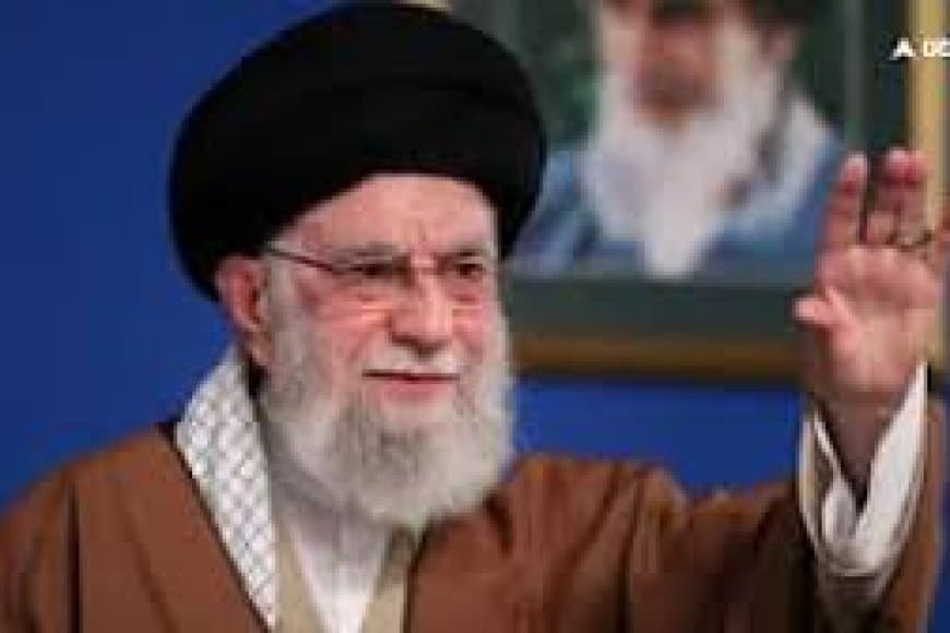 ईरान के अयातुल्ला खामेनेई की ट्रंप को चेतावनी: "अपने देश की फिक्र करें, ईरान विदेशी 'किराए के सैनिकों' को नहीं बख्शेगा"