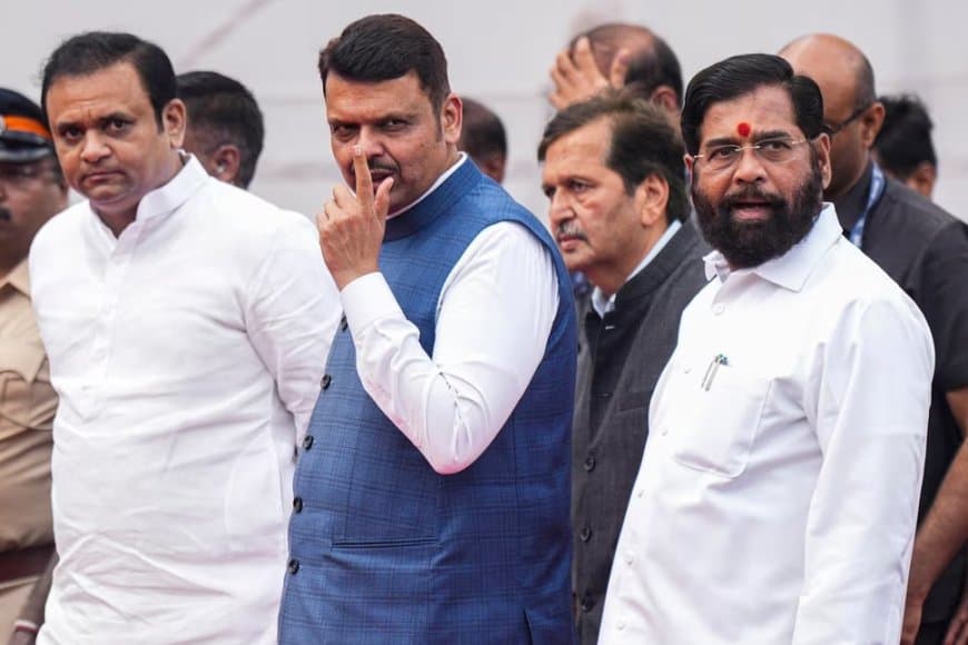 महाराष्ट्र... मुश्किल में ठाकरे... पूर्व डीजीपी समेत तीन पर केस की सिफारिश