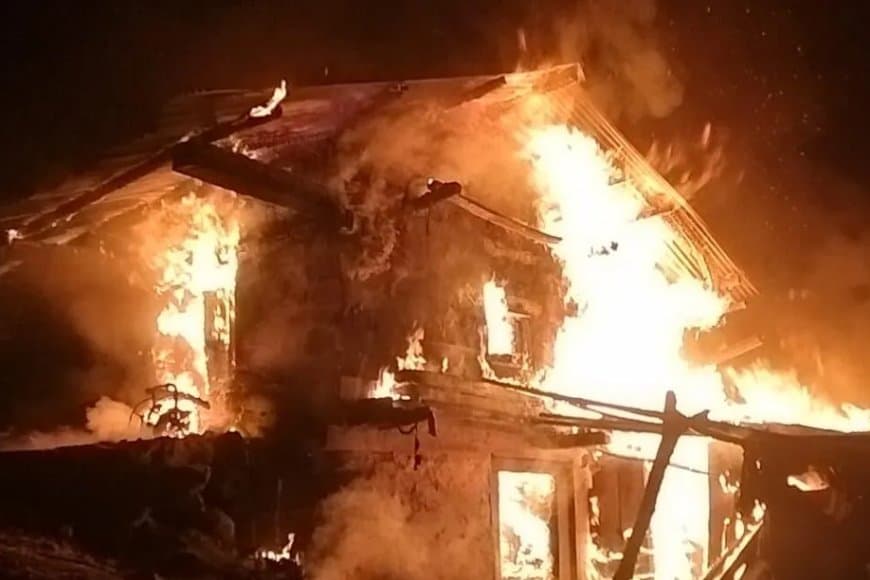 मुंबई... घर में लगी आग... दम घुटने से तीन लोगों ने तोड़ा दम