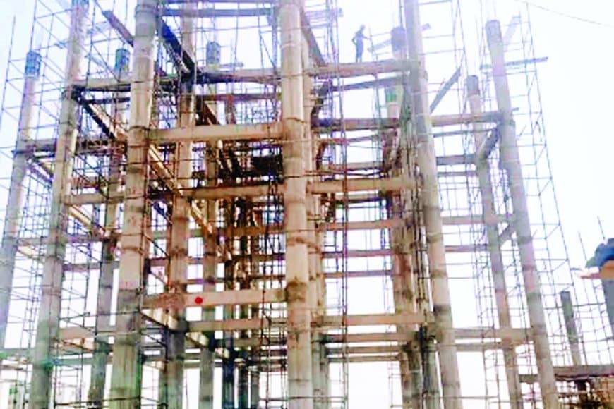 1 करोड़ की टंकी निजी जमीन पर बना दी, सरकारी जमीन बगल में रह गई