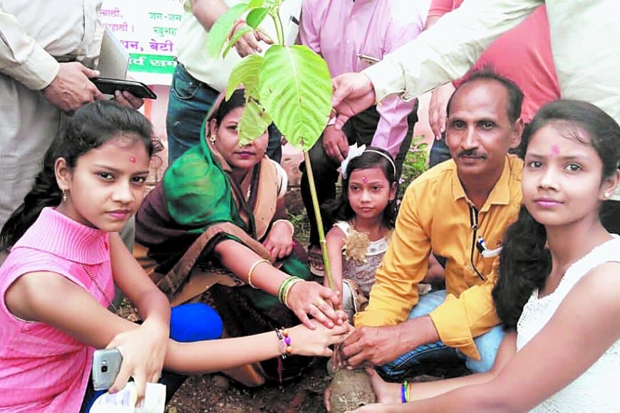 राष्ट्रीय बालिका दिवस: बेटियों के जन्मदिन को बनाया हरित उत्सव