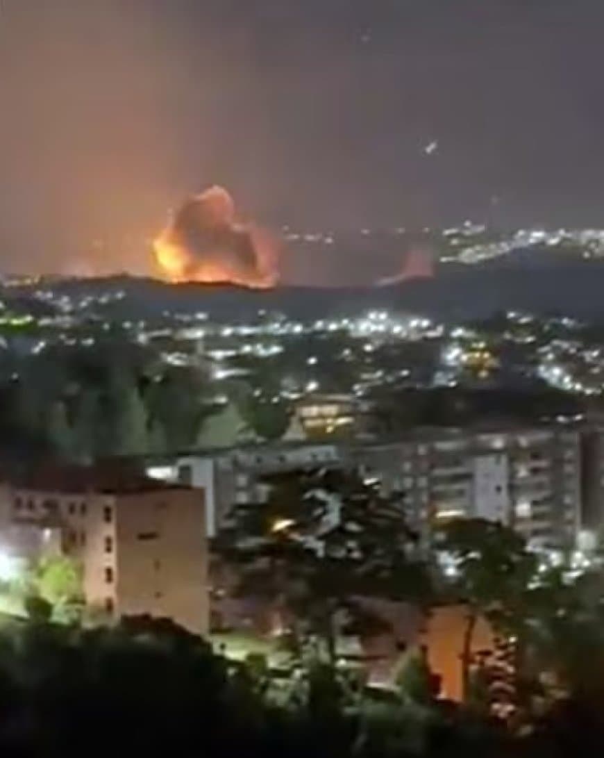 हवाई हमला... वेनेजुएला की राजधानी काराकास भीषण धमाकों से दहली