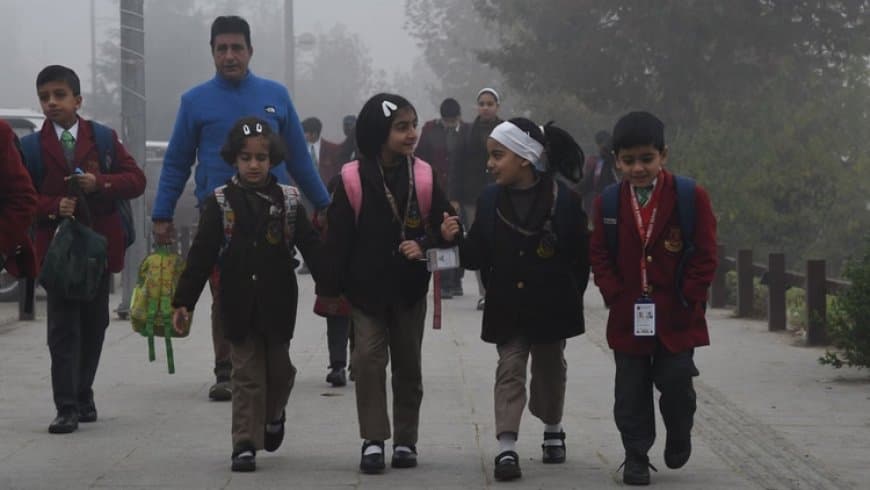 देश में रिकॉर्ड तोड़ ठंड... मध्यप्रदेश के 19 जिलों में स्कूलों की छुट्टी