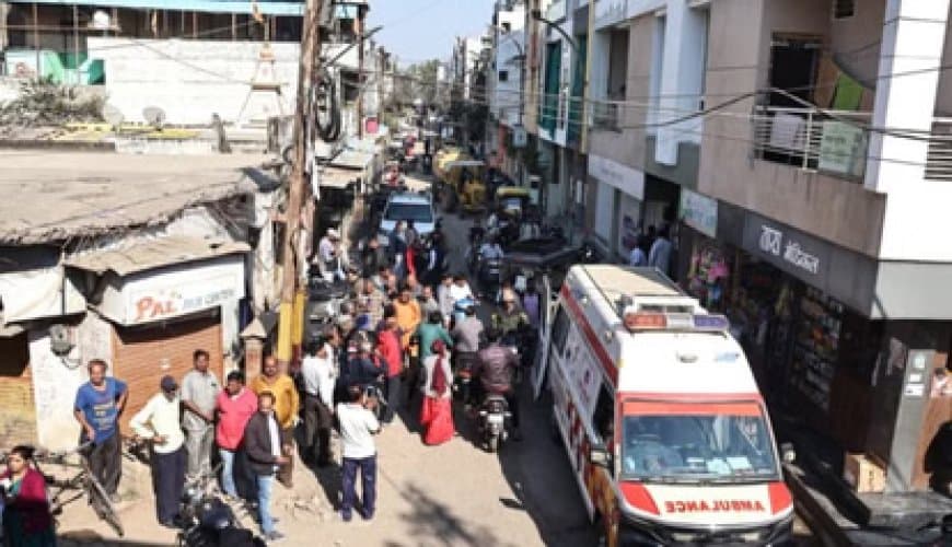 अब तक 17 लोगों की जान जा चुकी है।