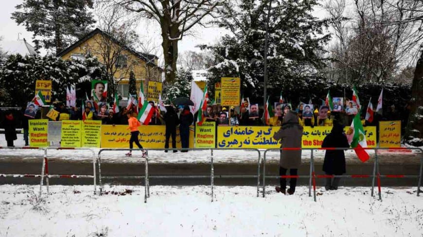 एक हफ्ते से भी ज्यादा समय से भड़की हिंसा थमने का नाम नहीं ले रही है।