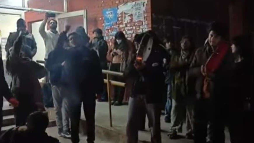 आरोपी उमर खालिद और शरजील इमाम के समर्थन में नारेबाजी का वीडियो मंगलवार को सामने आने के बाद हड़कंप मचा गया।