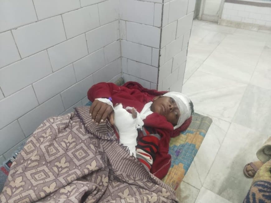 रीवा सड़क हादसा: मैजिक और बाइक की जोरदार भिड़ंत, पिता और 5 वर्षीय मासूम बेटी की मौत, तीन घायल