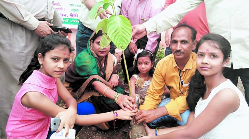 राष्ट्रीय बालिका दिवस: बेटियों के जन्मदिन को बनाया हरित उत्सव