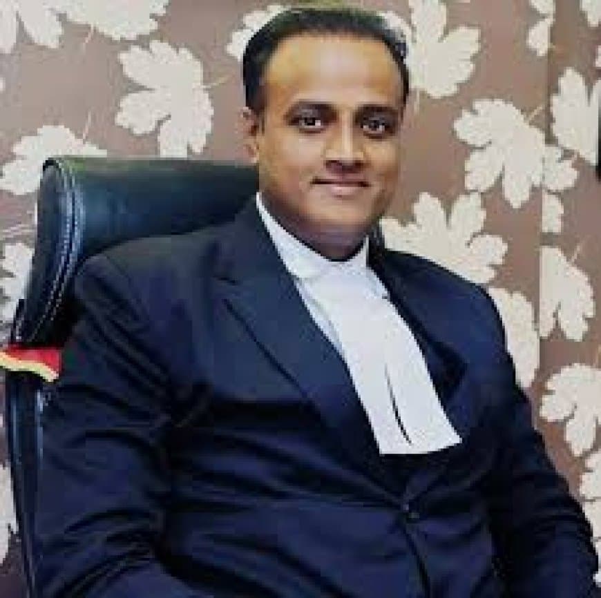 इंदौर हाईकोर्ट बार एसोसिएशन: मनीष अध्यक्ष, अभिषेक उपाध्यक्ष और मनीष सचिव 