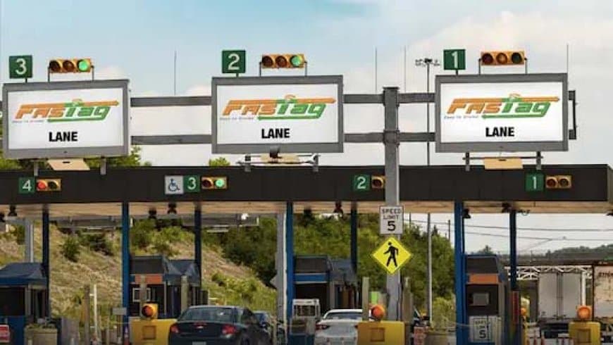 गाड़ी घर पर और कट गया टोल... एनएचआई ने लौटाए 17.6 लाख