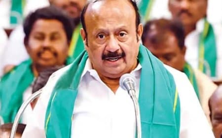 उत्तर भारत के हिंदी जानने वाले लोग तमिलनाडु में साफ करते हैं टेबल