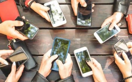 सावधान! गूगल ने कहा- एक अरब स्मार्टफोन पर मंडरा रहा खतरा