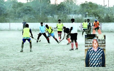 बिना शुल्क, सिर्फ शर्त की हॉकी: उदय सिंह दो दशकों से गढ़ रहे नई पीढ़ी