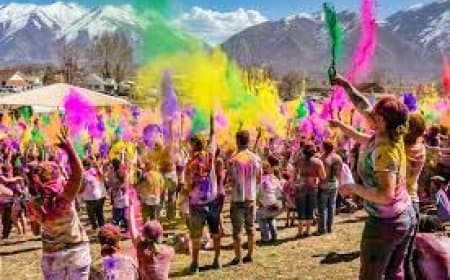 Holi 2026 Date: 3 मार्च या 4 मार्च, कब है होली? जानें होलिका दहन का शुभ मुहूर्त और सही तिथि
