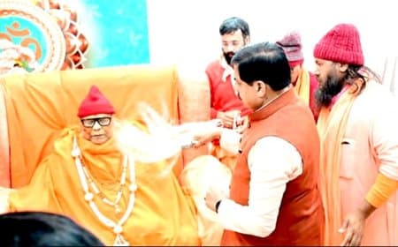 परमहंस सच्चिदानंद महाराज के अंतिम दर्शन के लिए उमड़ा जन सैलाब