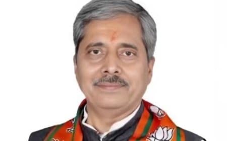 मध्यप्रदेश... एक माह दस दिन के बाद प्रगट भये लापता मऊगंज विधायक