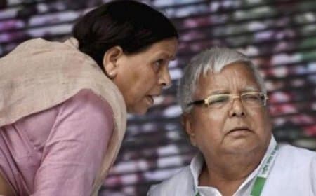 जमीन के बदले नौकरी केस: 41 आरोपियों की बढ़ी धड़कन...लालू-राबड़ी ने कराई स्वास्थ्य जांच 