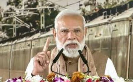 मेरठ को मिली नमो भारत और मेट्रो की सौगात: PM मोदी ने 12,930 करोड़ के प्रोजेक्ट्स का किया उद्घाटन।