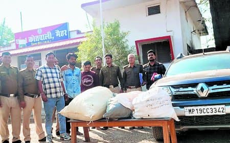 27 किलो गांजा और 211 शीशी नशीली सिरप के साथ तस्कर गिरफ्तार, कार जब्त