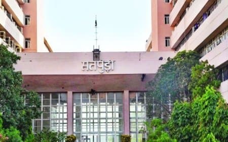 भोपाल: वल्लभ भवन-सतपुड़ा और विंध्याचल छापेमारी... देखी अफसरों की हाजिरी