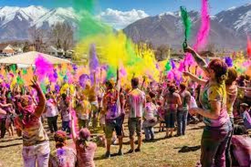 Holi 2026 Date: 3 मार्च या 4 मार्च, कब है होली? जानें होलिका दहन का शुभ मुहूर्त और सही तिथि