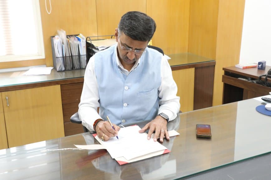 भोपाल: नवपदस्थ जनसंपर्क आयुक्त मनीष सिंह ने संभाला पदभार