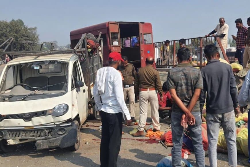 मध्यप्रदेश: मजदूरों से भरी पिकअप ओवरब्रिज से नीचे गिरी, तीन की मौत