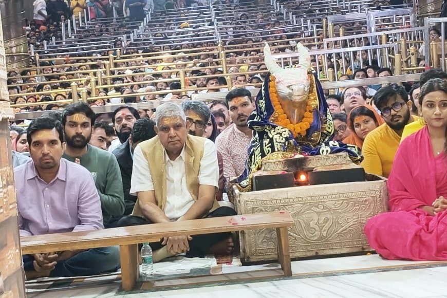 मध्यप्रदेश: बाबा महाकाल की शरण में पहुंचे पूर्व उपराष्ट्रपति धनखड़