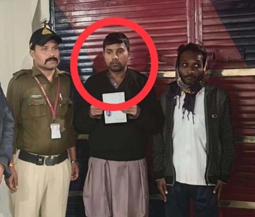 प्रसन्नजीत पाकिस्तानी पोषाक में नजर आया।