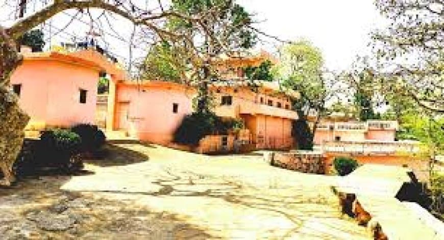 धारकुंडी आश्रम: जहाँ शेर ने संत के लिए छोड़ दी थी गुफा, जानें महाभारत काल से जुड़े इस स्थान का रहस्य