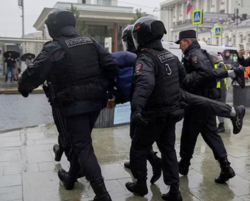 रूस में चार भारतीय छात्रों पर चाकू से हमला, एक्शन में भारत सरकार