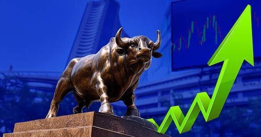 बाजार में लौटी हरियाली... चांदी 5500 रुपए फिसली और सोना भी धड़ाम