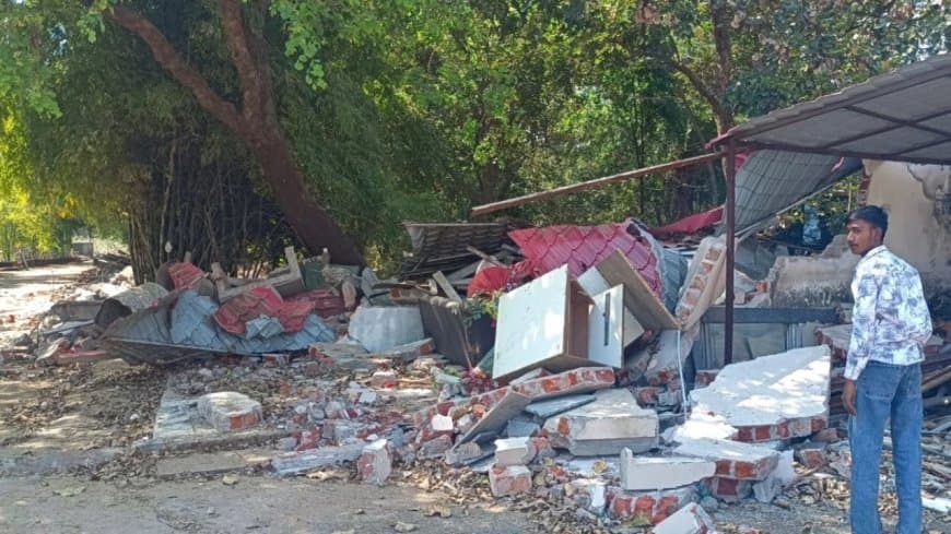 भोपाल: बड़ा तालाब के कैचमेंट एरिया पर चला प्रशासन का बुलडोजर, विधायक आरिफ मसूद का संस्थान और कई रसूखदारों के निर्माण चिह्नित