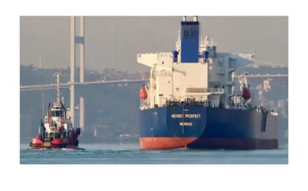 रूस-भारत तेल व्यापार: चीन जा रहे रूसी तेल टैंकरों ने बदला रास्ता, अब भारत में होगी सप्लाई