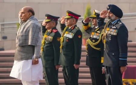 भारत रक्षा नेतृत्व में होगा बदलाव: अब बदलेंगे सेना-नौसेना प्रमुख और सीडीएस 