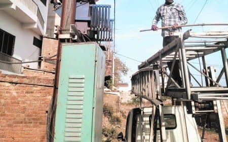 हल्की बारिश में आधा शहर अंधेरे में, बिजली व्यवस्था की खुली पोल