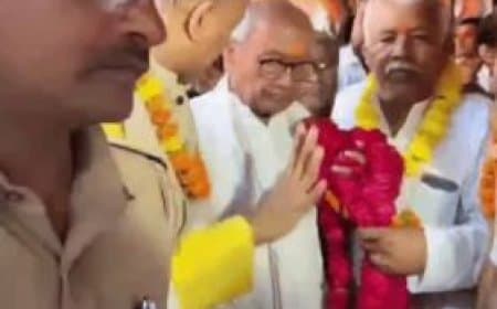 दिग्विजय ने किए रामलला के दर्शन: अयोध्या दौरे पर धर्म और राजनीति को लेकर दिया बड़ा बयान