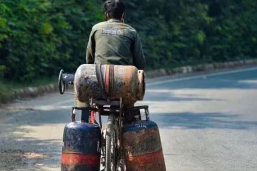 होली पर झटका...सिलेंडर के बढ़े दाम... अब बिना सिम नहीं चलेगा वॉट्सऐप