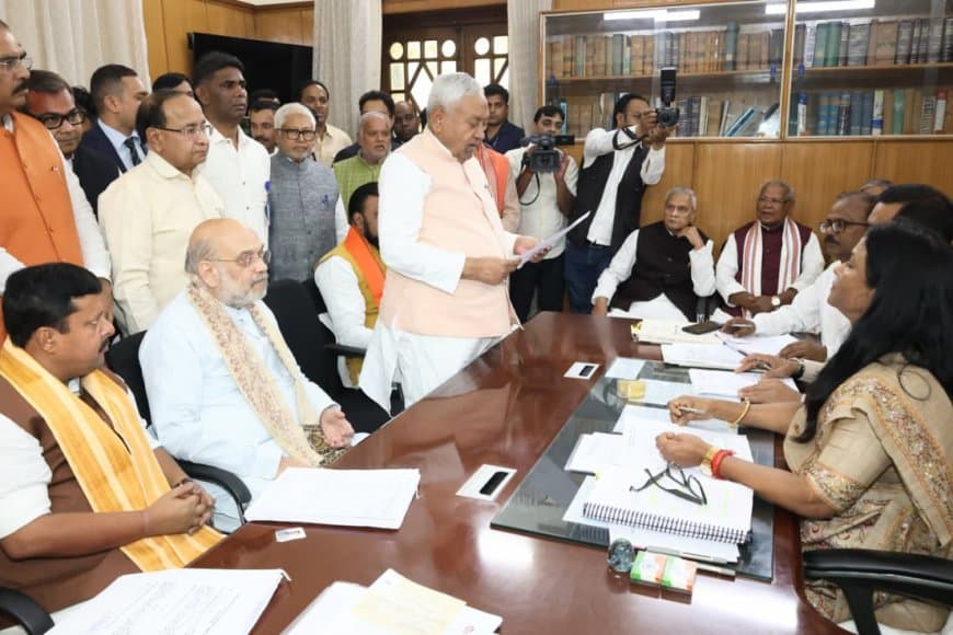 बिहार: सीएम नीतीश और भाजपा अध्यक्ष नवीन ने राज्यसभा का भरा पर्चा